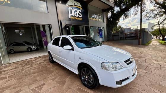 CHEVROLET ASTRA 2.0 MPFI ADVANTAGE 8V FLEX 4P MANUAL CHEVROLET ASTRA 2.0 MPFI ADVANTAGE 8V FLEX 4P MANUAL